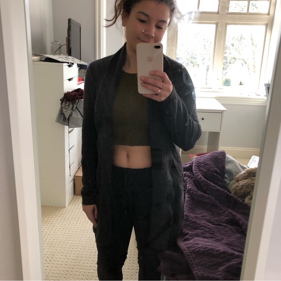 Cashmere Lord and Taylor Cardigan - Picture 3 of 12